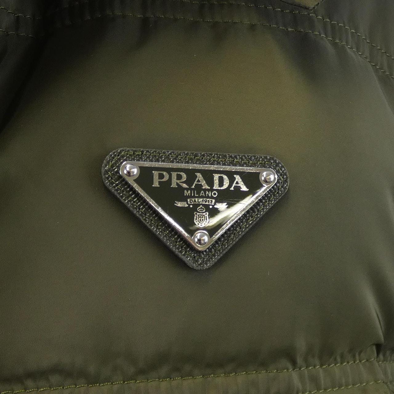 プラダ PRADA トライアングルロゴ SGH070 R232 106O ダウンジャケット