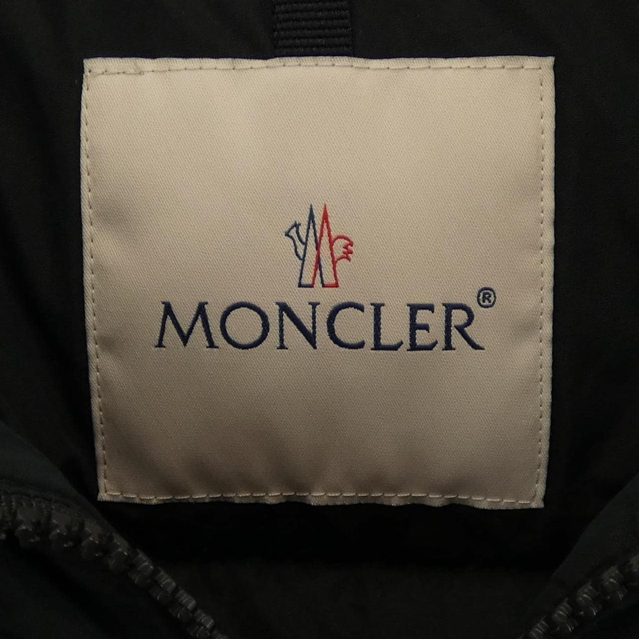 モンクレール MONCLER ダウンジャケット