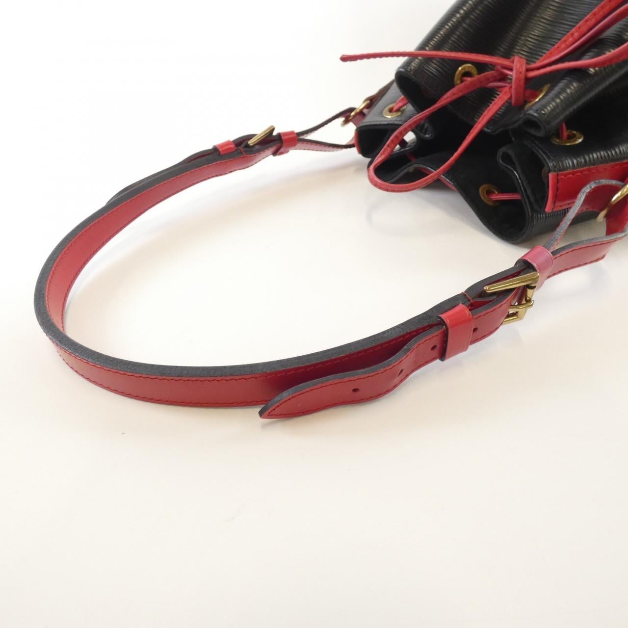 ルイヴィトン エピ ノエ M44017 ショルダーバッグ