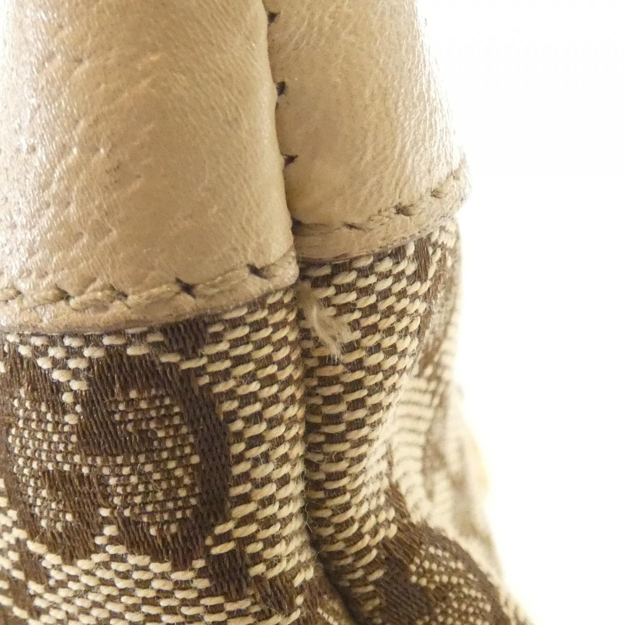 グッチ 141470 KY9JG バッグ