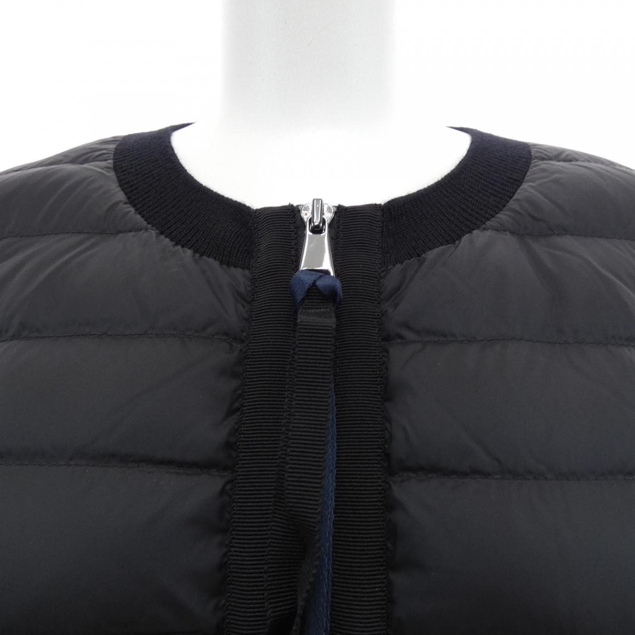 【新品】モンクレール MONCLER 20939B51000 A9018 ダウンジャケット