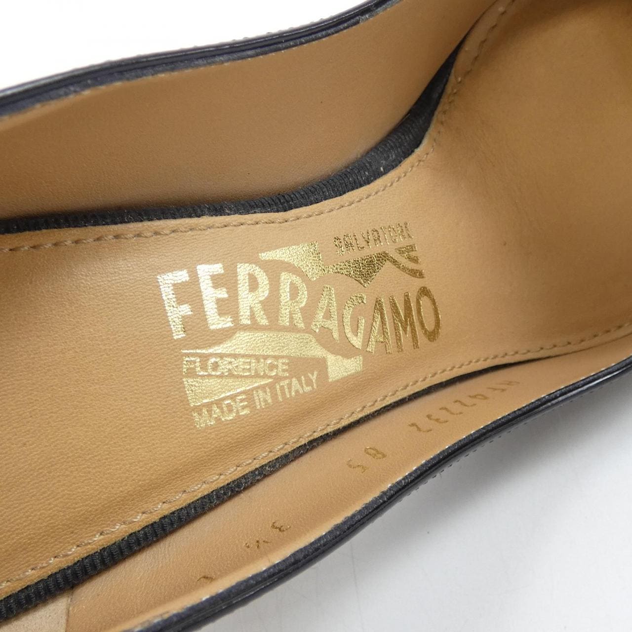 サルヴァトーレフェラガモ SALVATORE FERRAGAMO パンプス