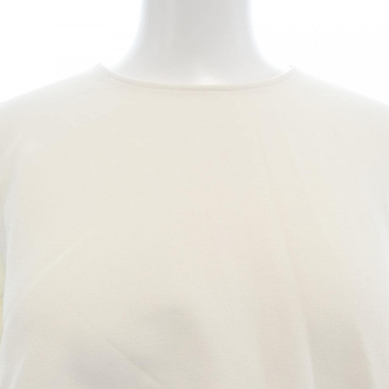 ヨリ yori トップス