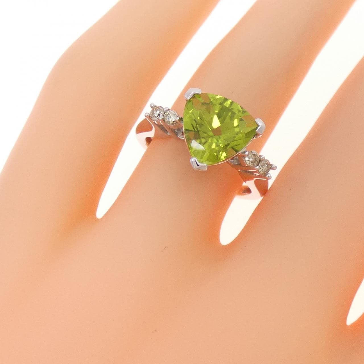 K18WG ペリドット リング 2.50CT