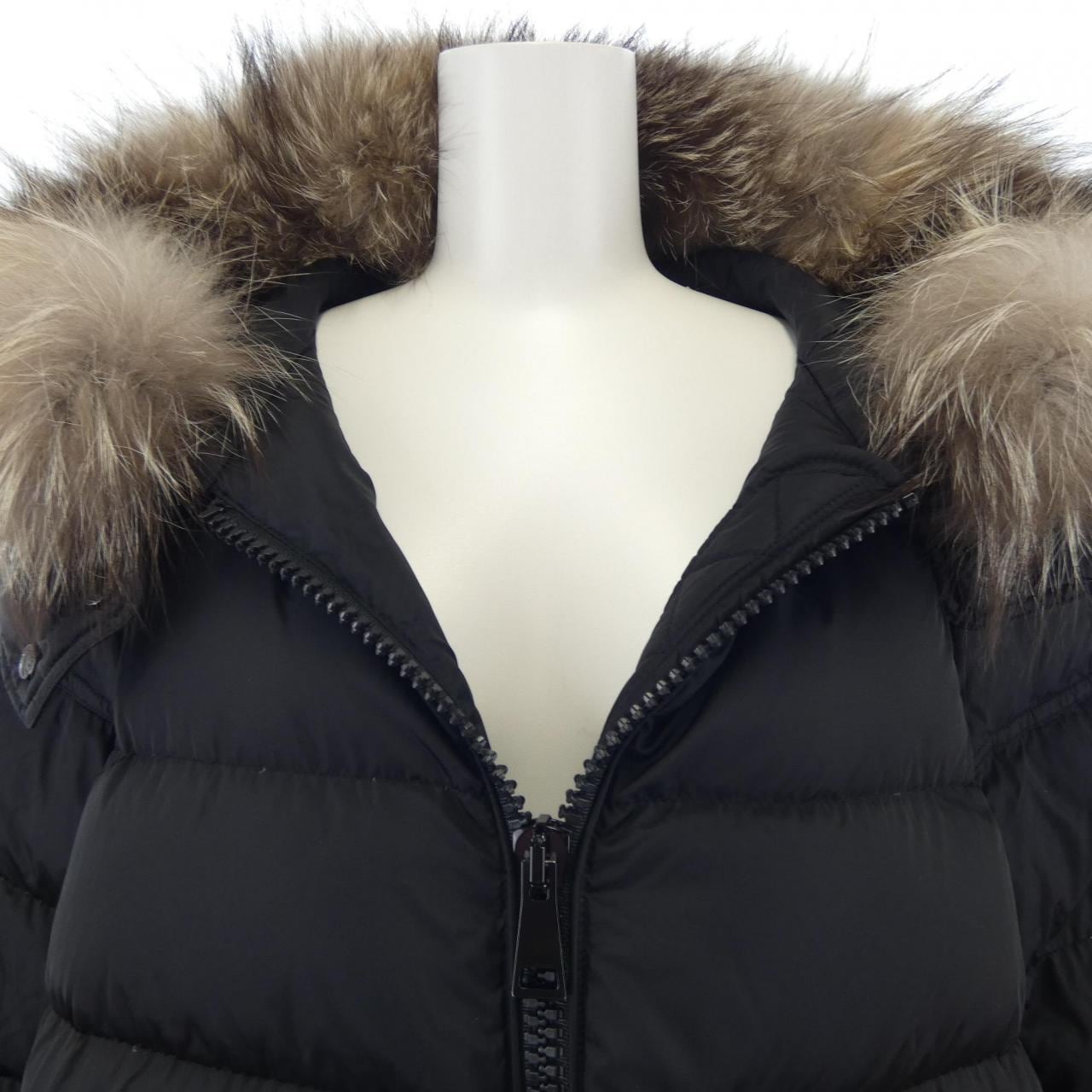 モンクレール MONCLER ダウンジャケット