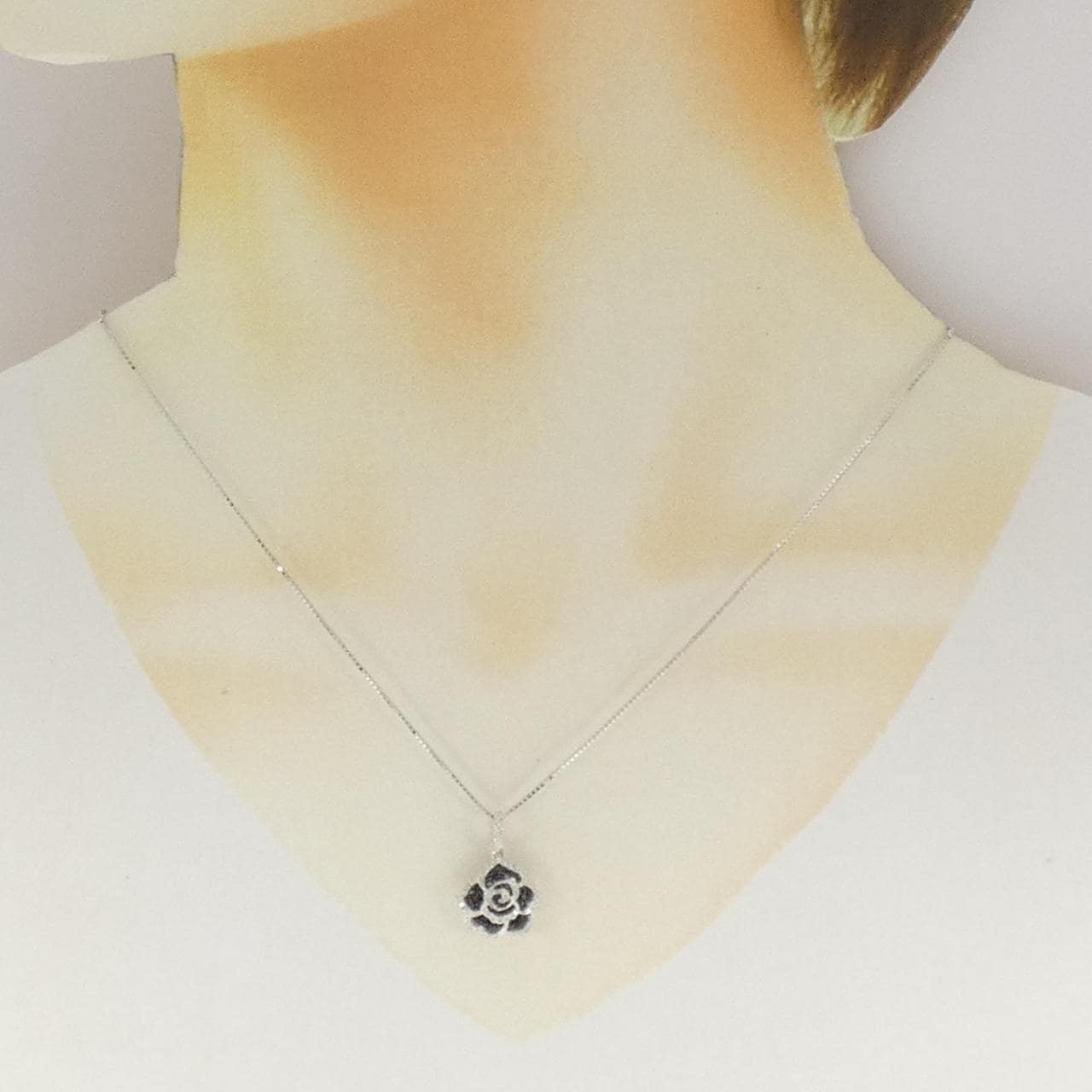 K18WG/K18BG ローズ ダイヤモンド ネックレス 0.50CT