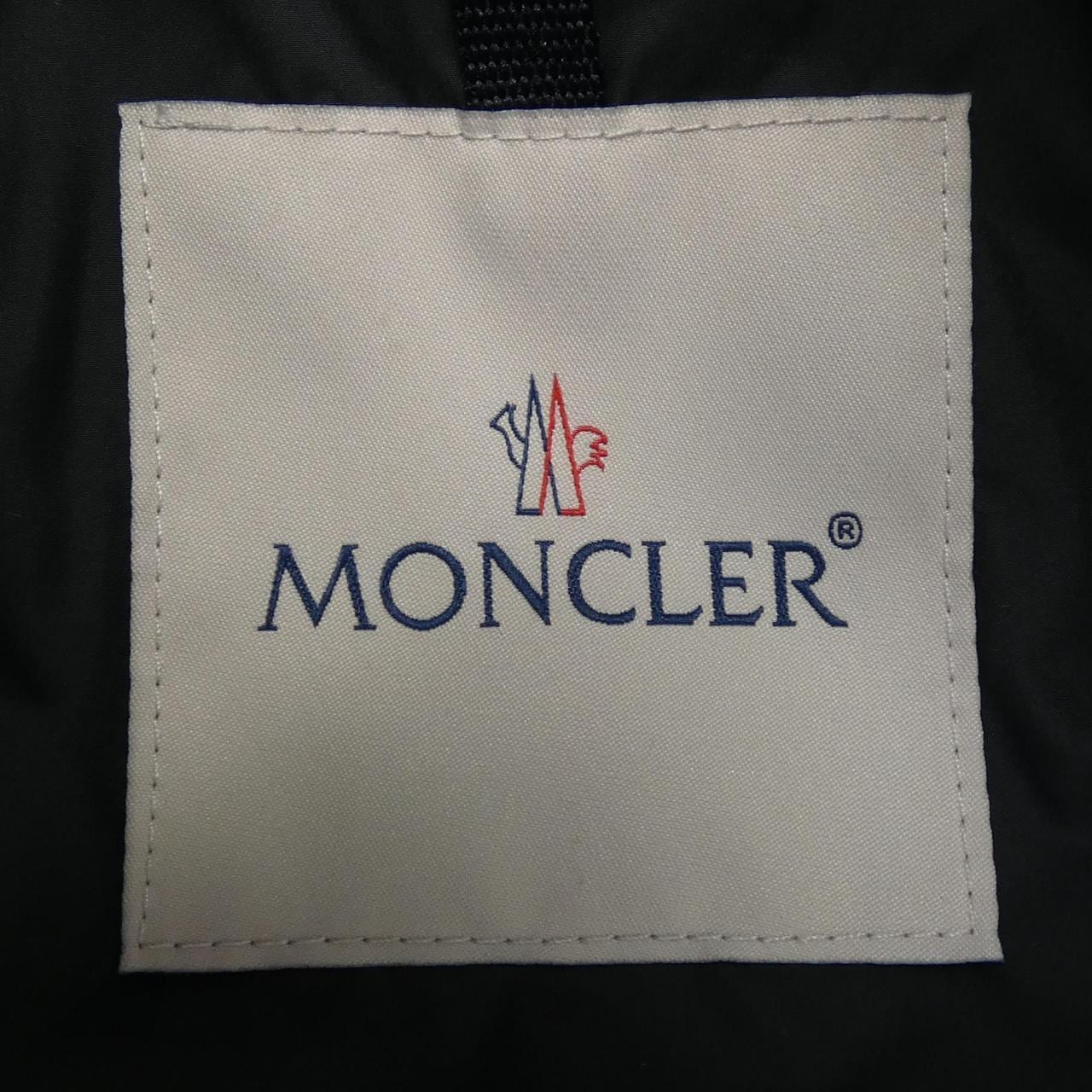 モンクレール MONCLER ダウンジャケット