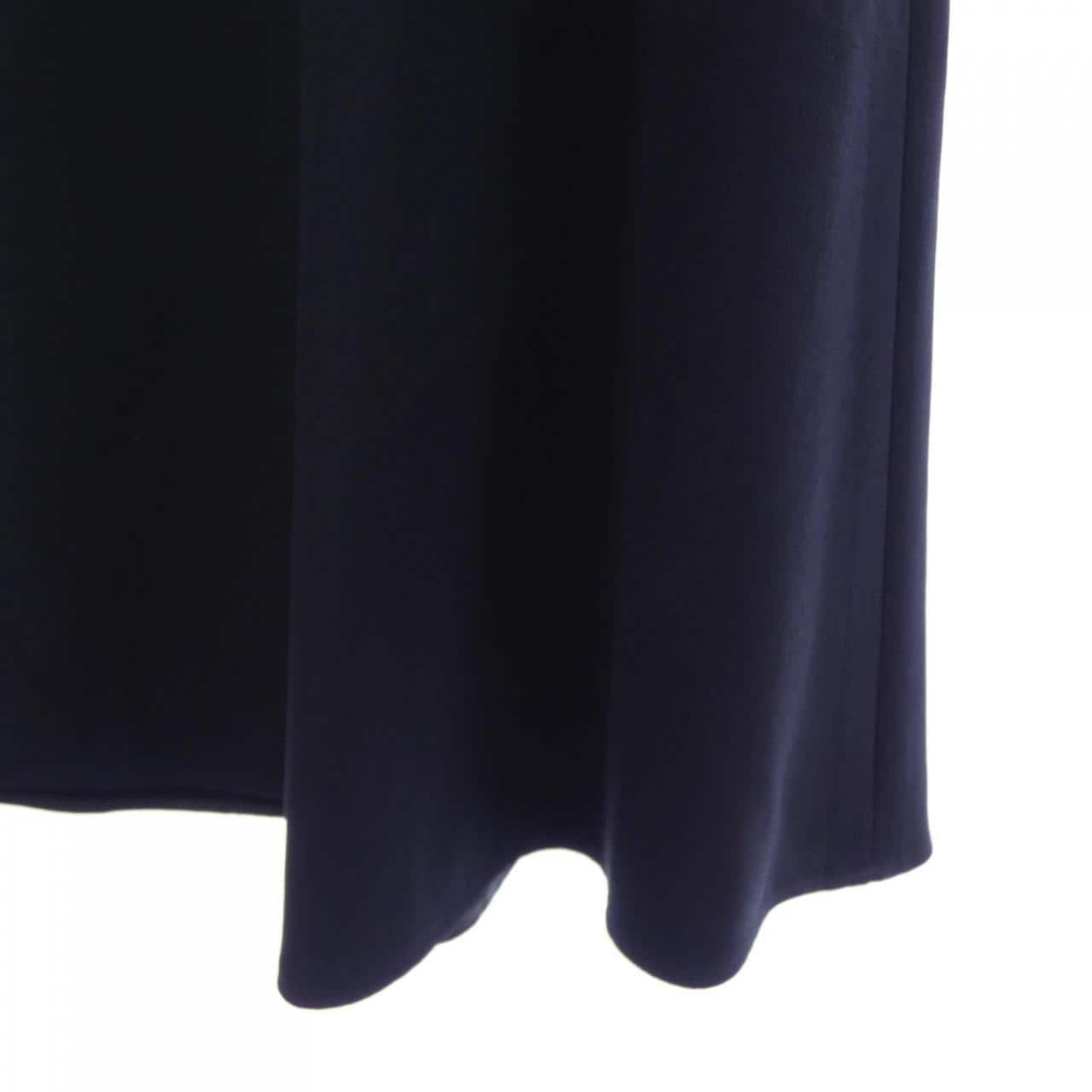 ベイジュ BEIGE. スカート