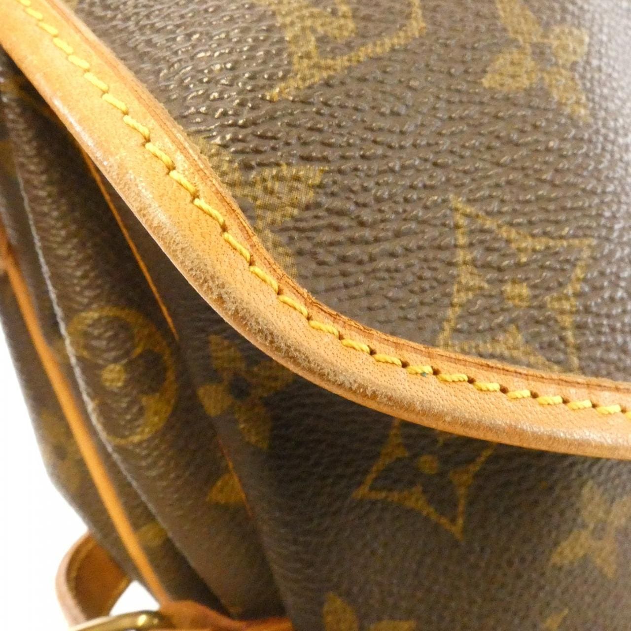ルイヴィトン モノグラム ソミュール 30cm M42256 ショルダーバッグ