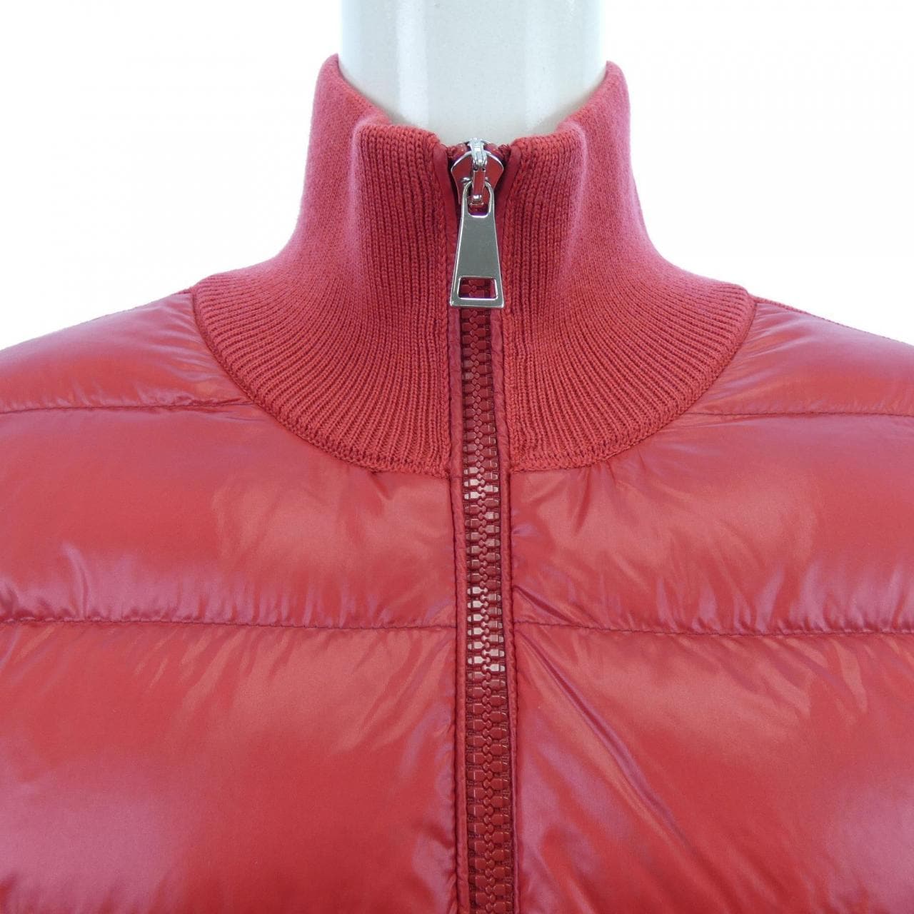モンクレール MONCLER 10939B53200 ダウンジャケット