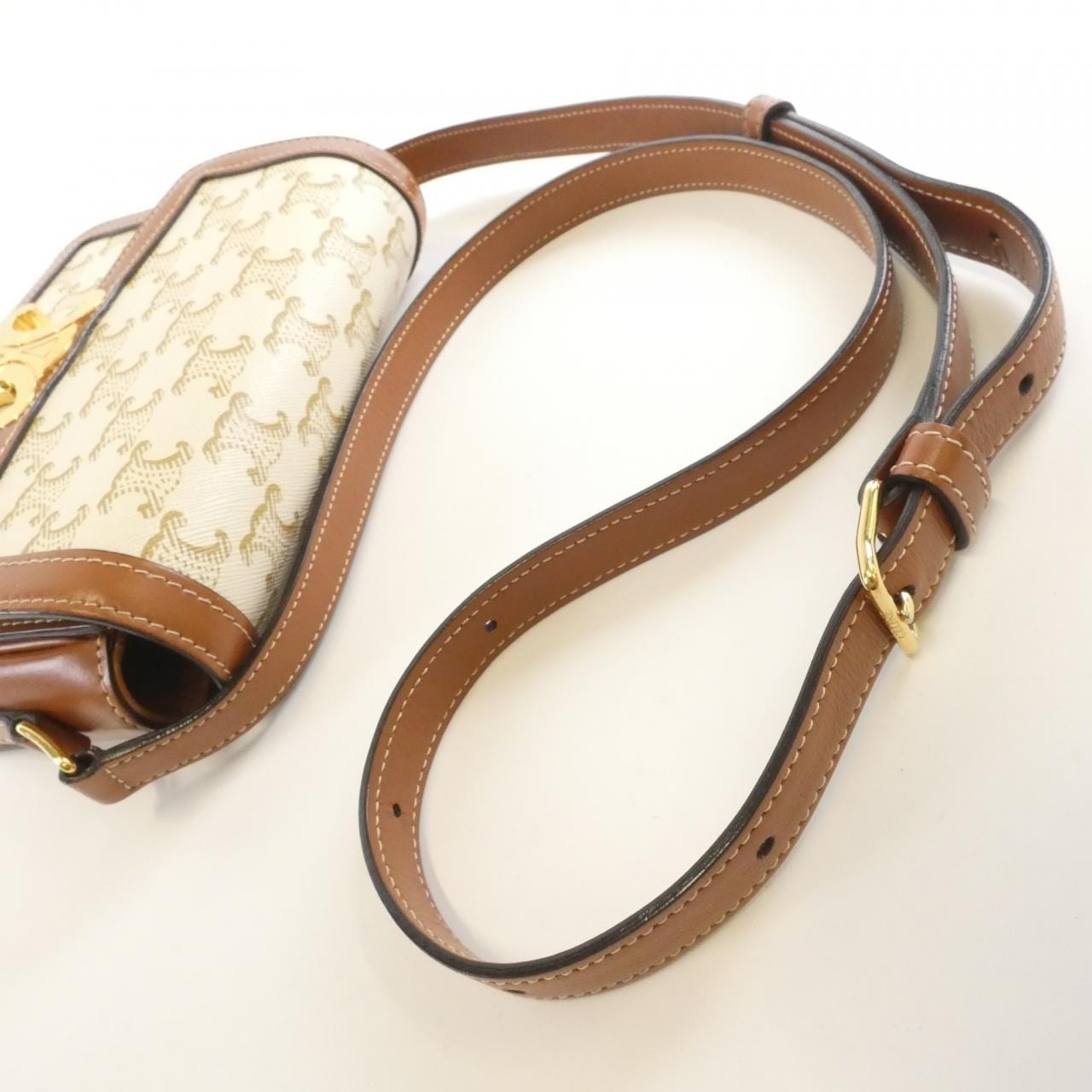 セリーヌ ティーン トリオンフ 188882BZ4 ショルダーバッグ