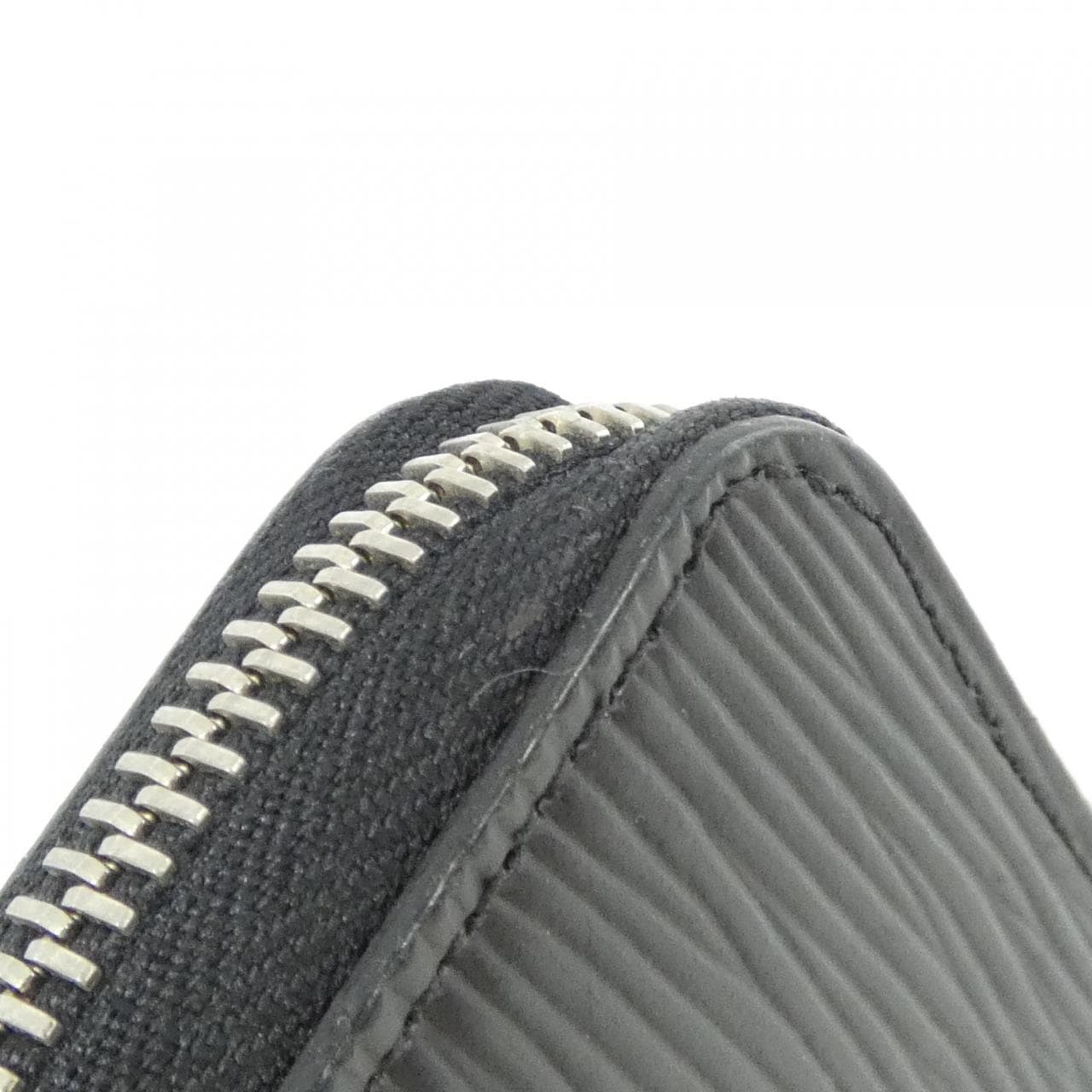 ルイヴィトン エピ ジッピー ウォレット M61857 財布