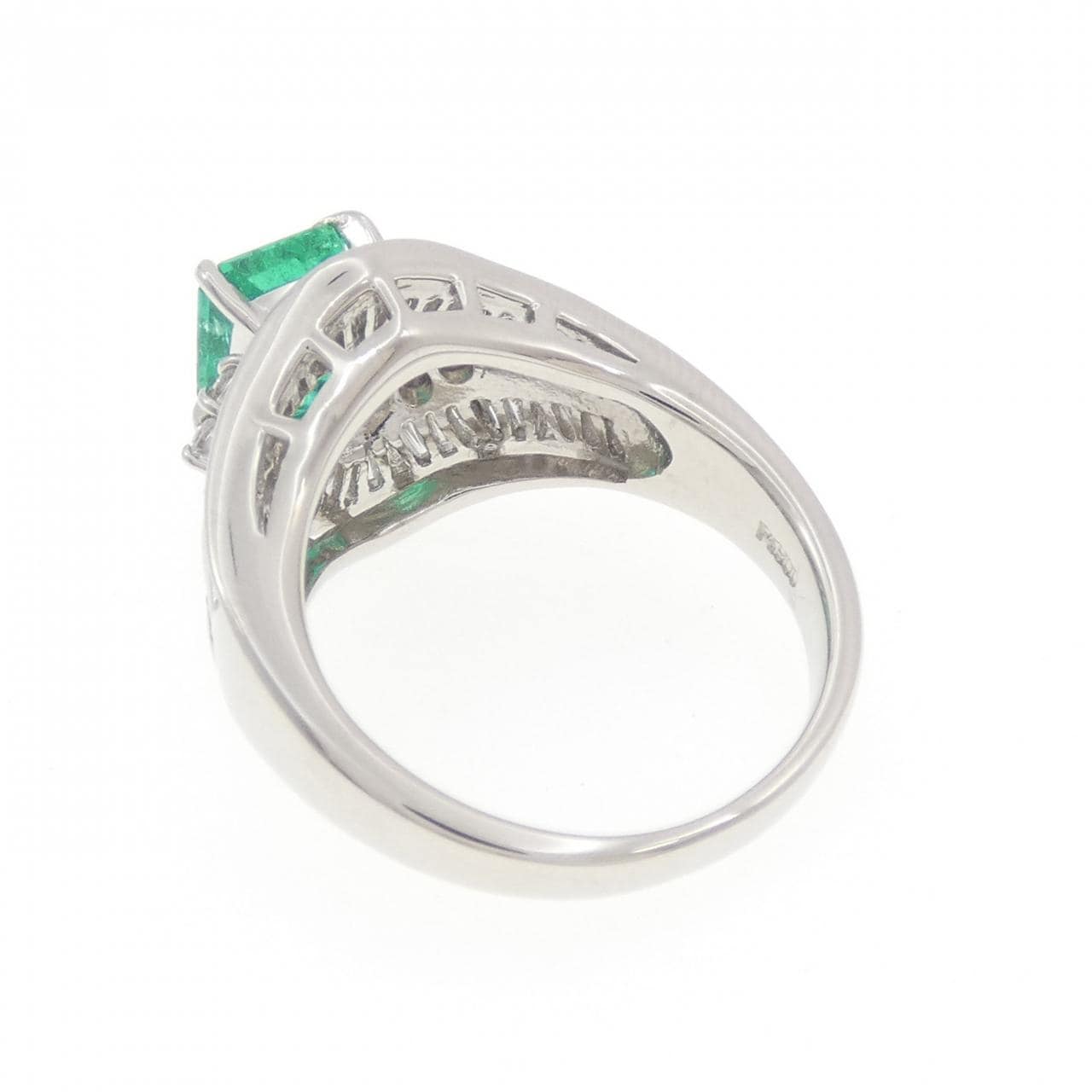 PT900 エメラルド リング 1.65CT