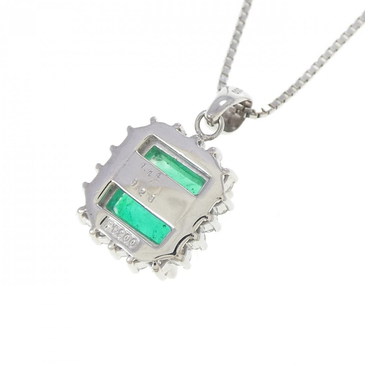 PT900/PT850 エメラルド ネックレス 1.44CT