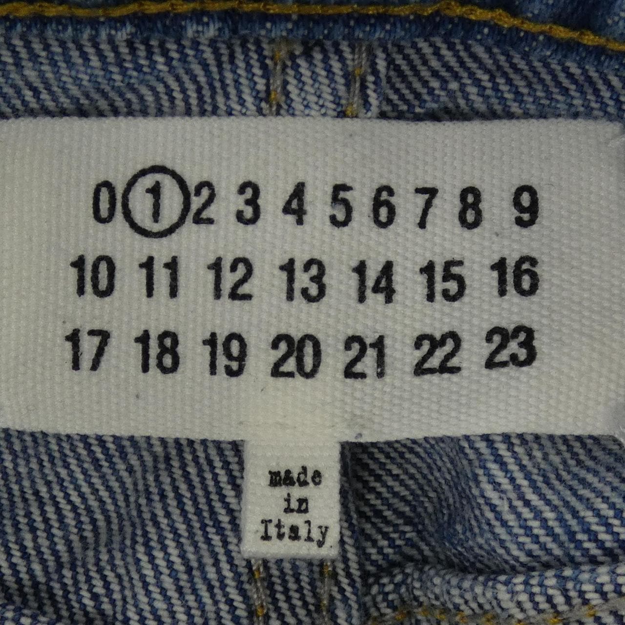 メゾンマルジェラ Maison Margiela スラッシュディテール S51LA0051 ジーンズ