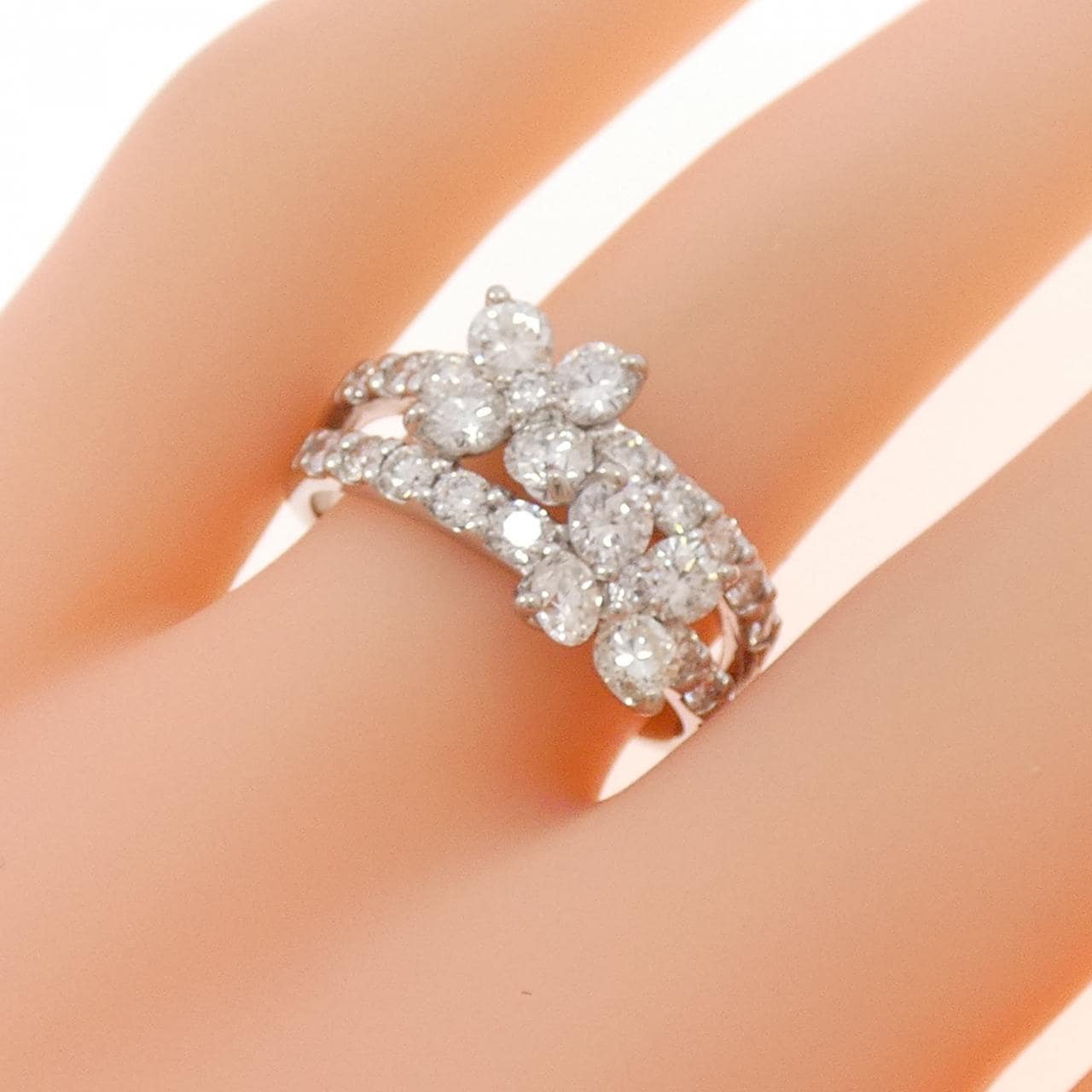 PT900 フラワー ダイヤモンド リング 1.70CT