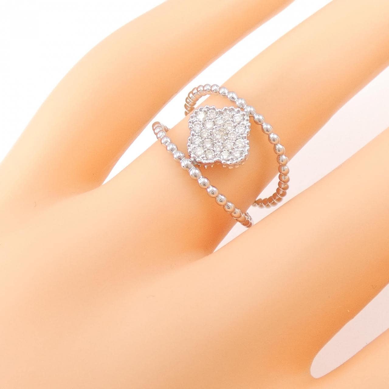 750WG Flower Diamond Ring 0.25CT