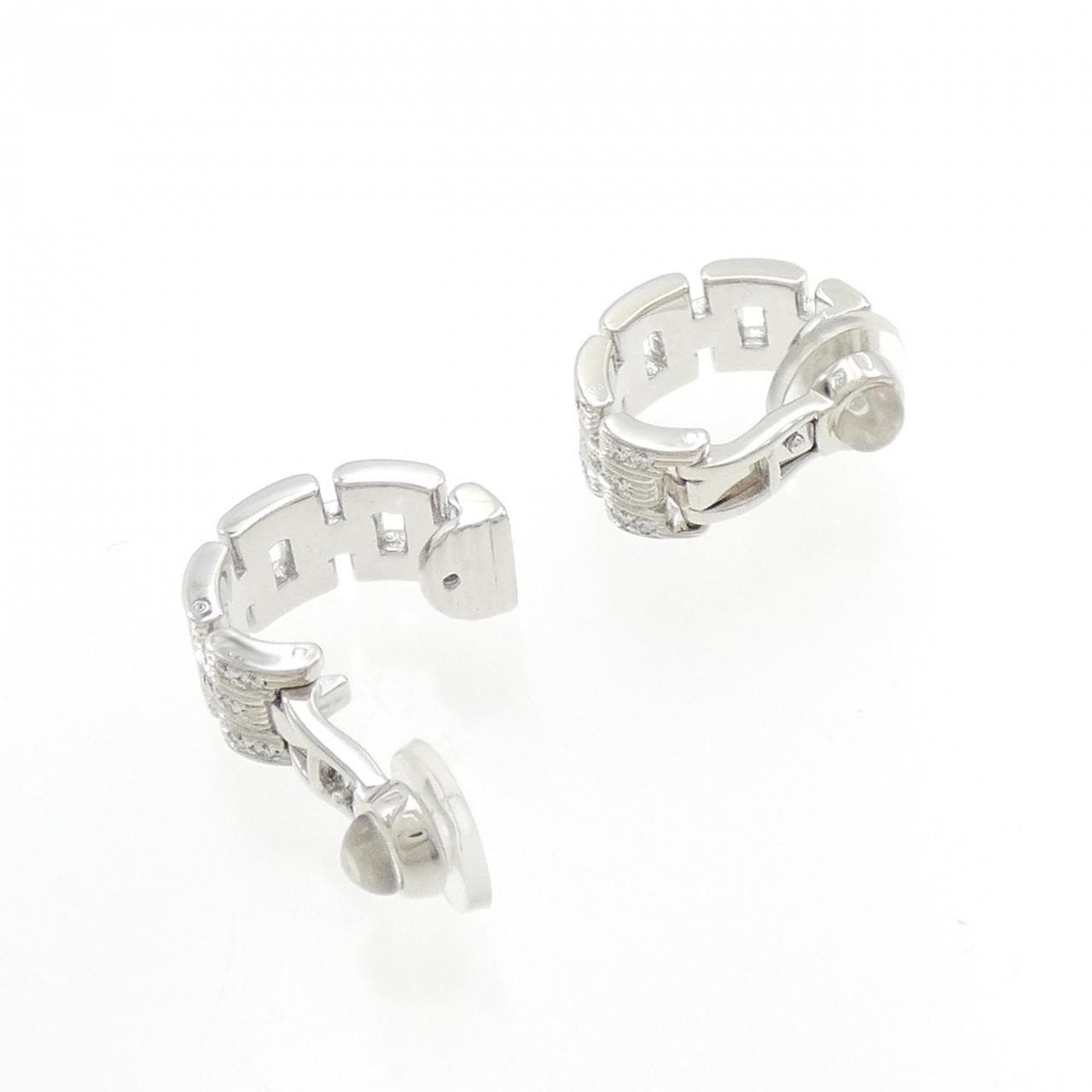 Cartier Maillon Panthère full diamond earrings