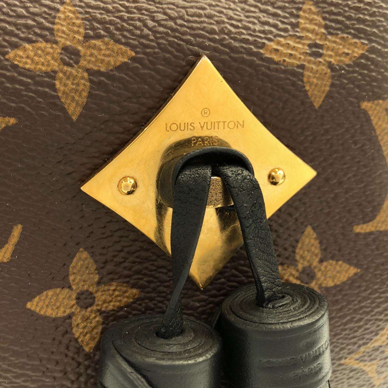 ルイヴィトン モノグラム サントンジュ M43555 ショルダーバッグ