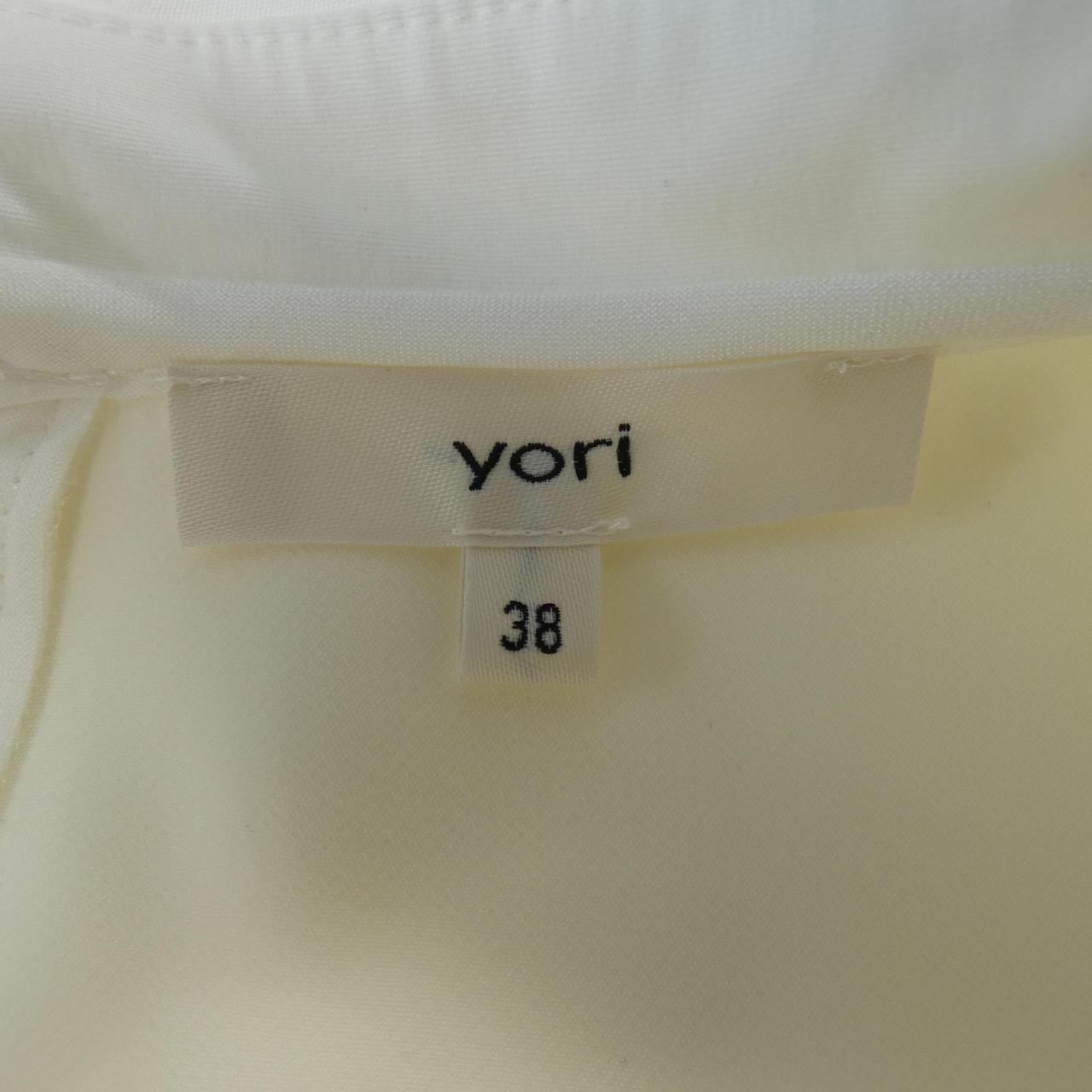 ヨリ yori トップス