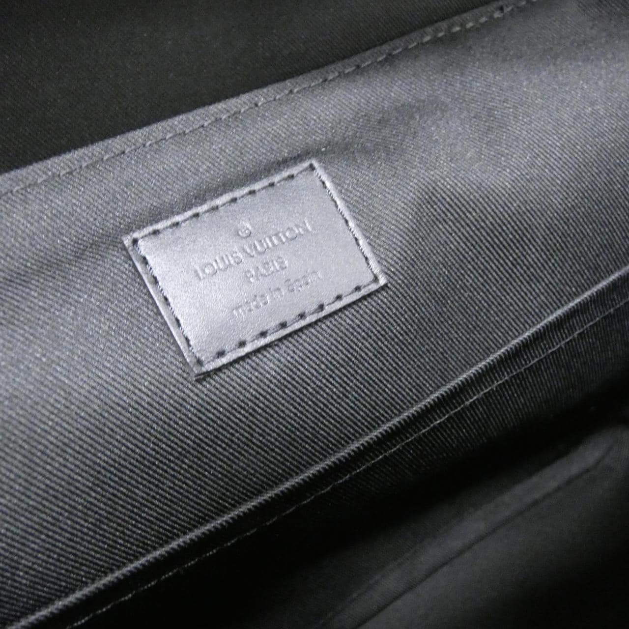 ルイヴィトン モノグラム マカサー LV トレイル メッセンジャー M46972 ショルダーバッグ