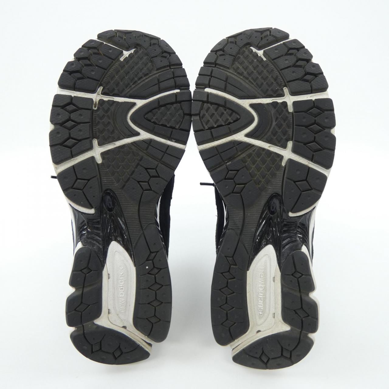 ニューバランス NEW BALANCE M2002RBK スニーカー