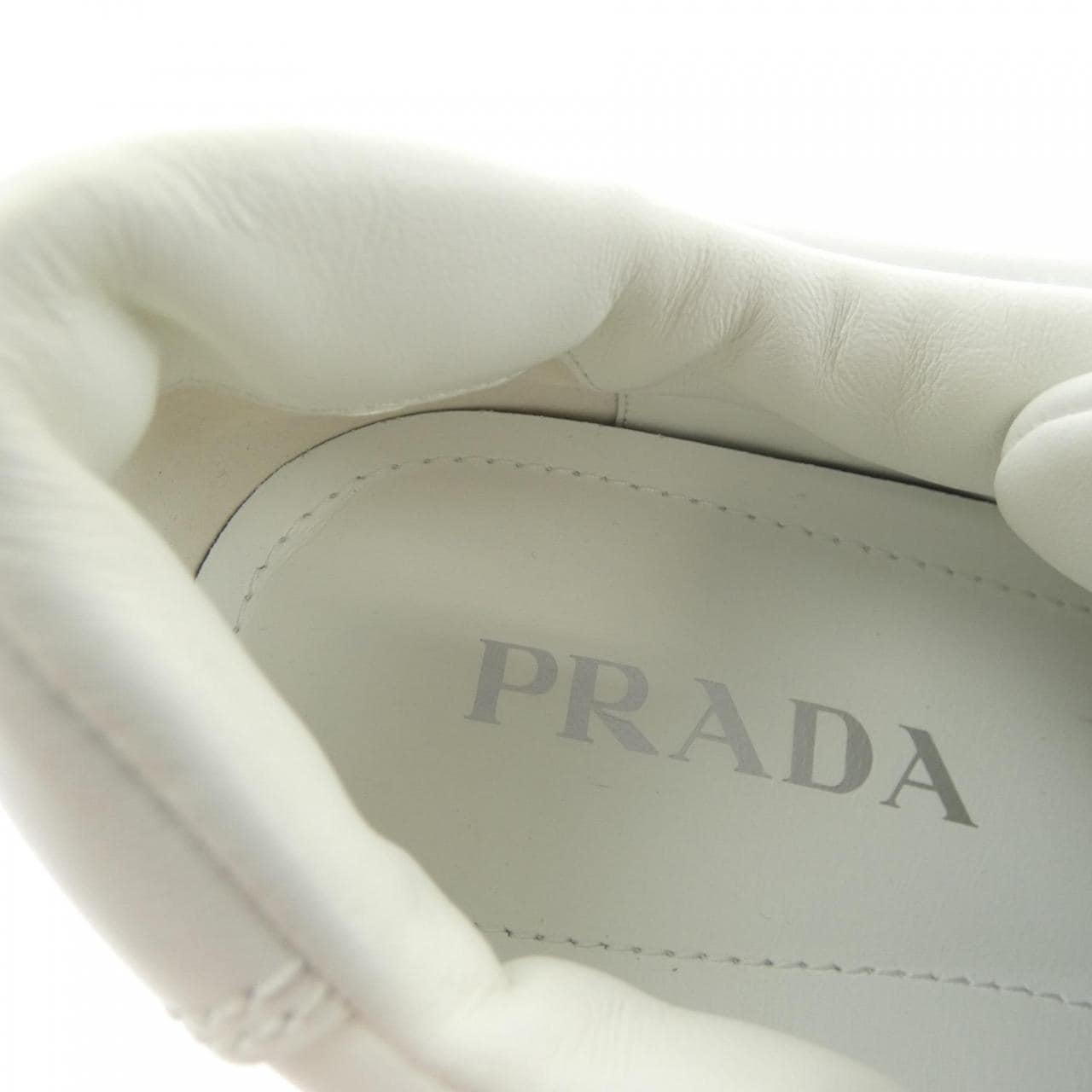 プラダ PRADA トライアングルロゴ 2EG452 スニーカー