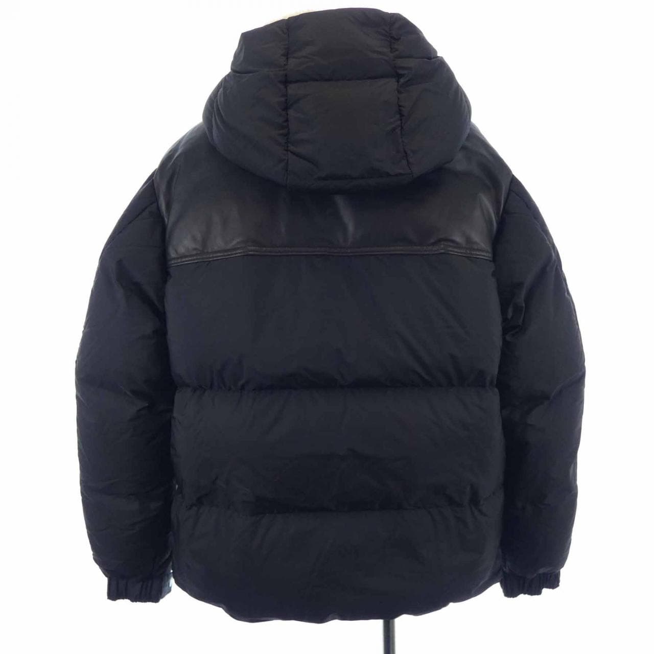 モンクレール MONCLER ダウンジャケット