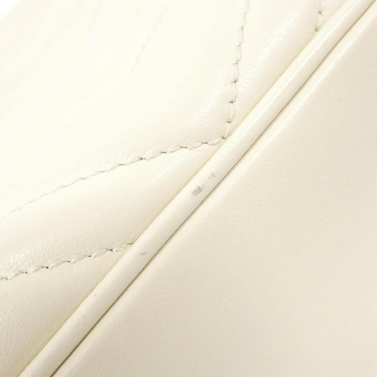 グッチ GG MARMONT 447632 DTD1T ショルダーバッグ