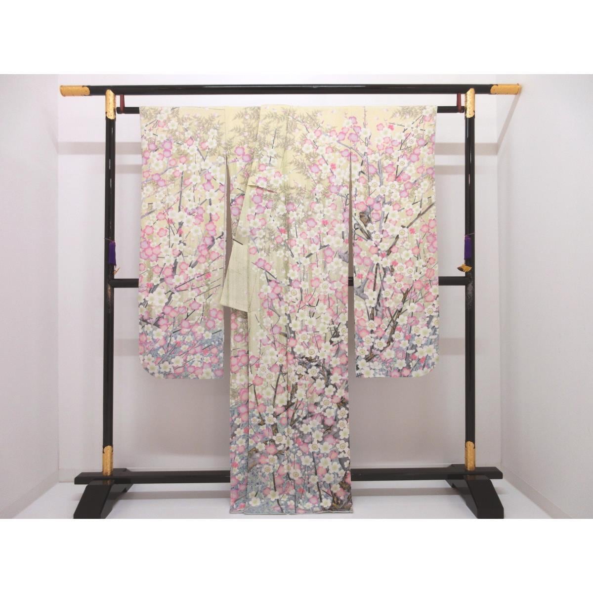 Furisode Kimono by Yamaoka Koto, 2-piece set of kimono and nagajuban