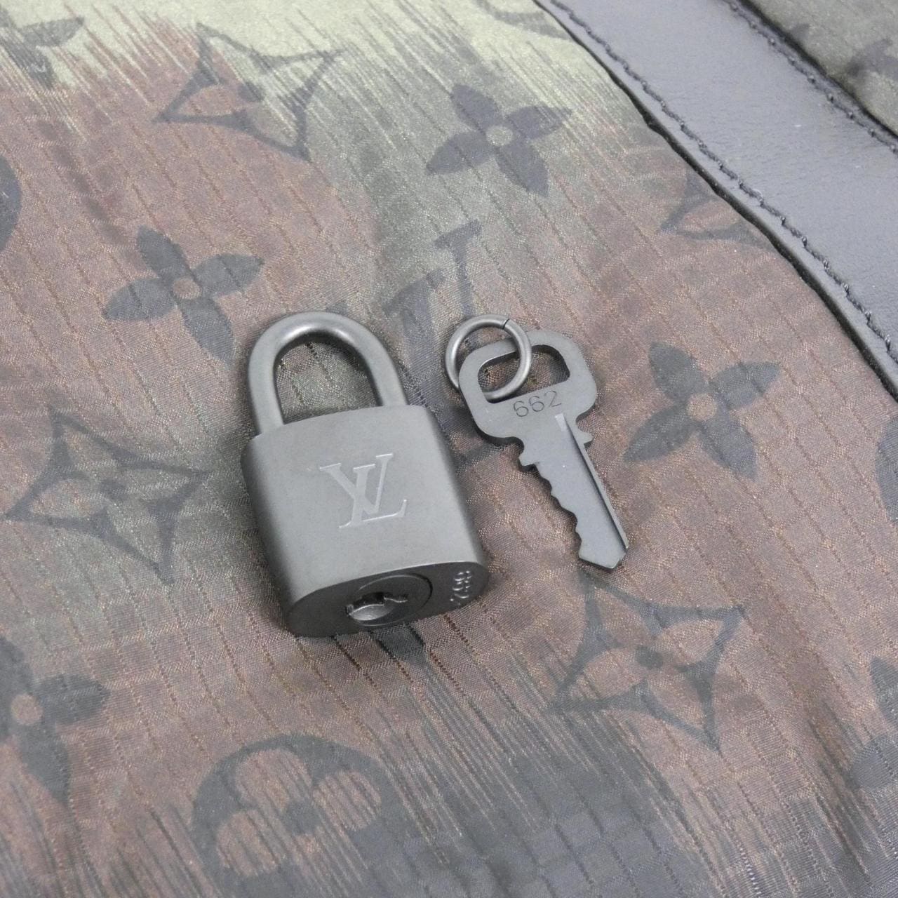 ルイヴィトン モノグラム カモフラージュ キーポル バンドリエール 50cm M56416 ボストンバッグ