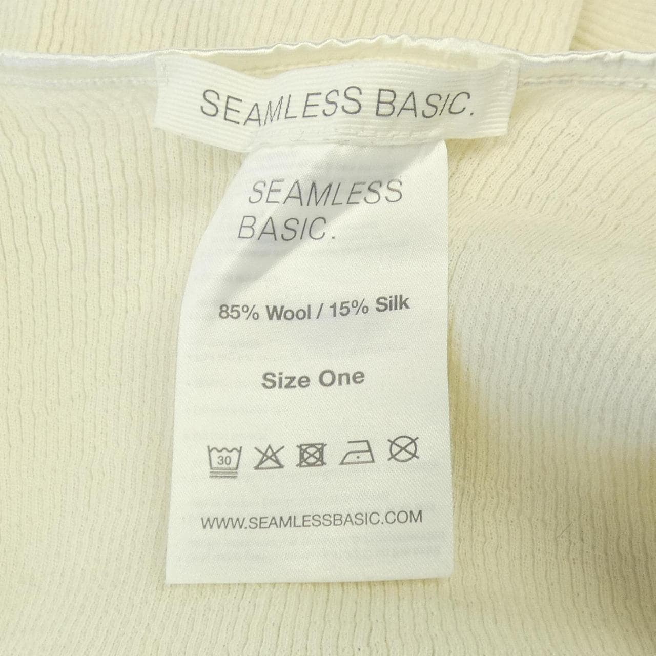 SEAMLESS BASIC トップス