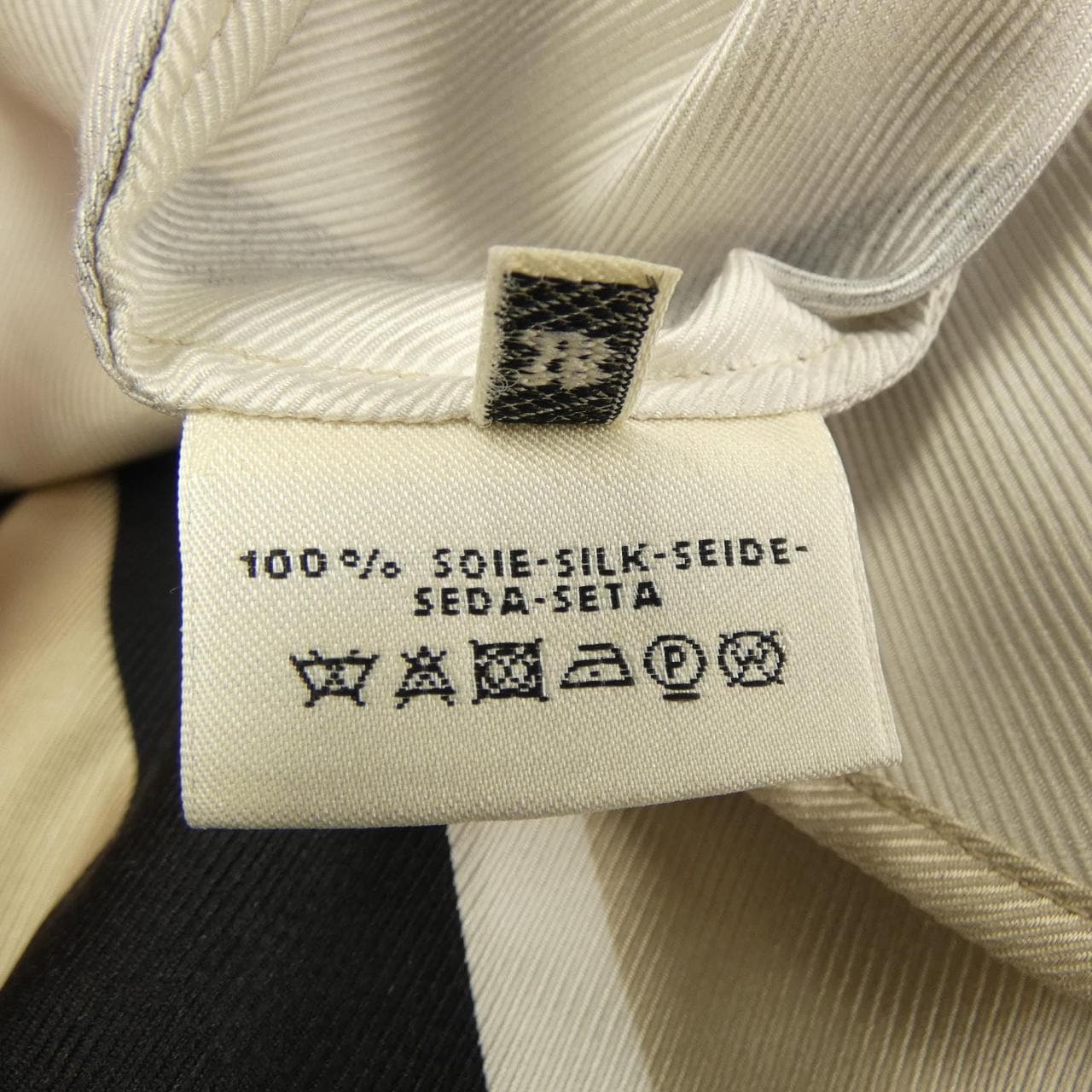 エルメス HERMES トップス