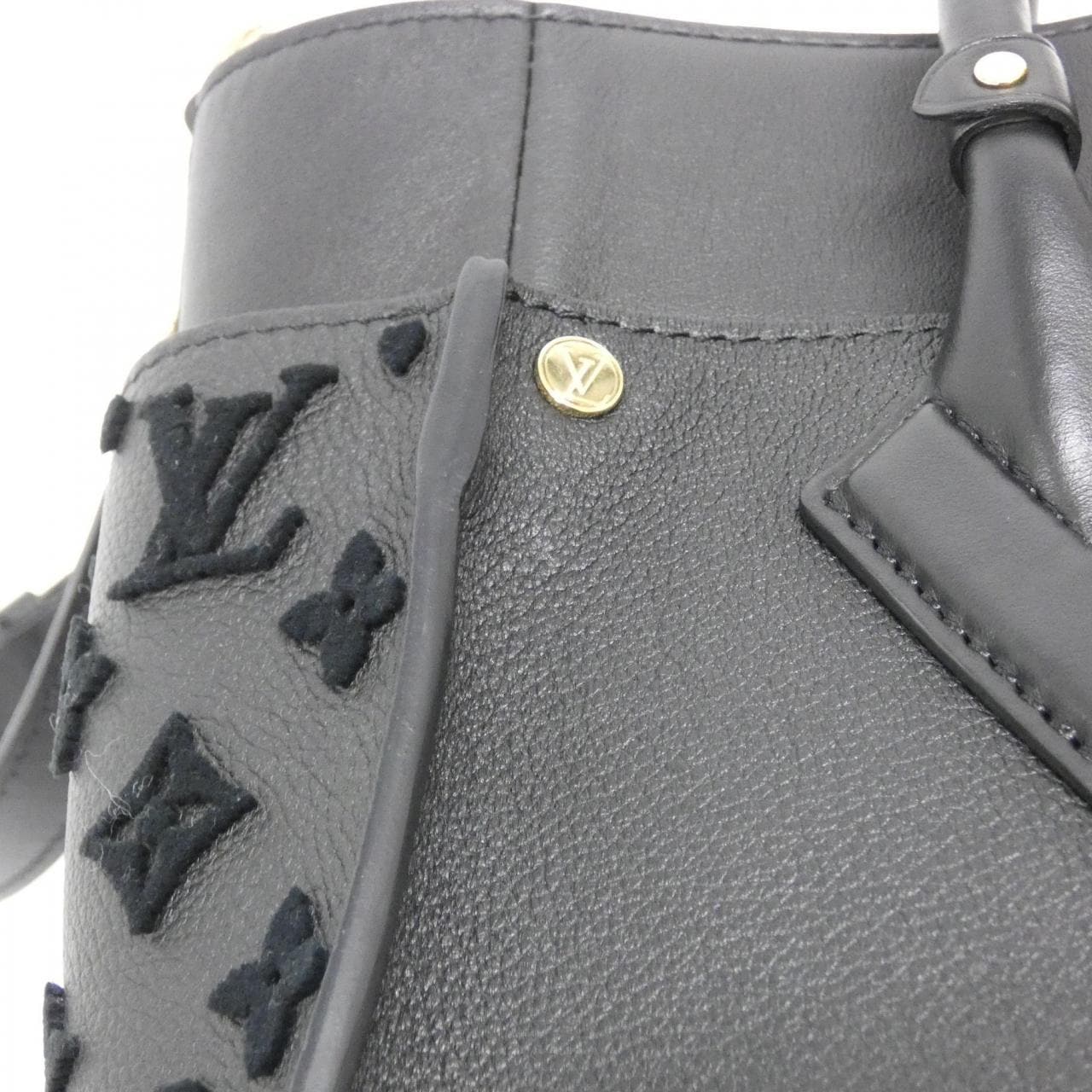 ルイヴィトン モノグラム タフタージュ オンマイサイド MM M53826 バッグ