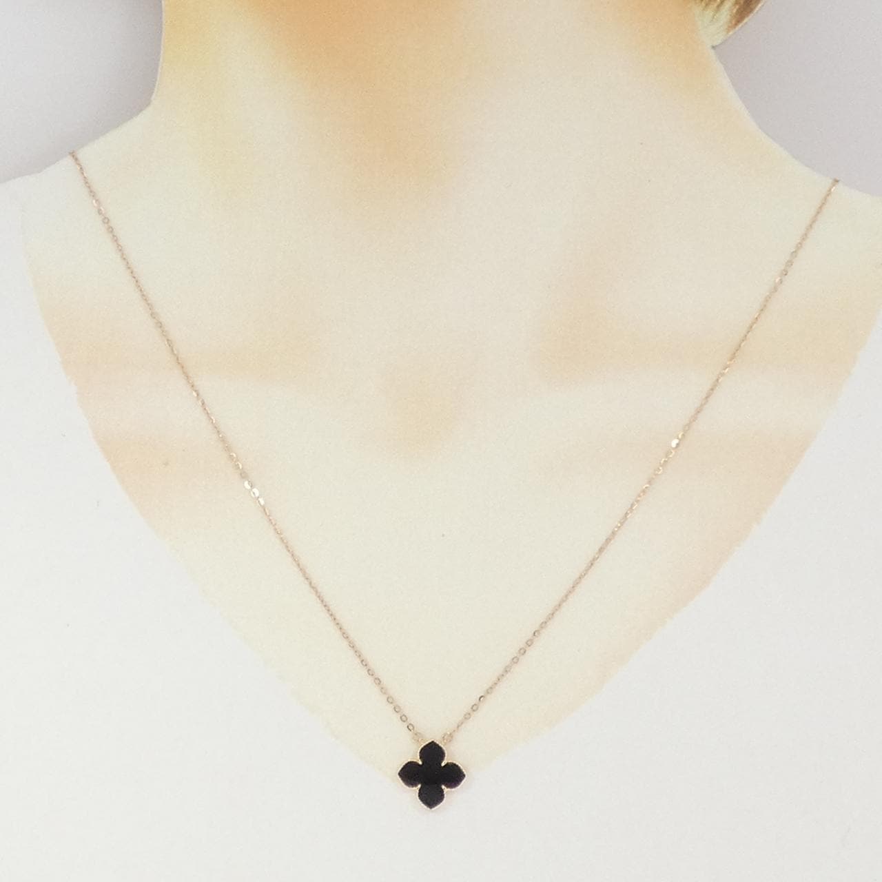 750PG フラワー オニキス ネックレス 0.955CT