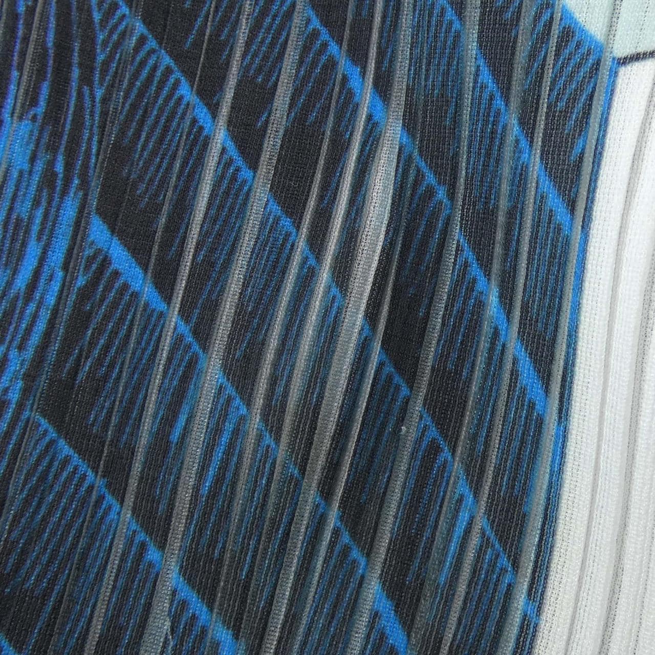 百褶PLEATS PLEASE背心