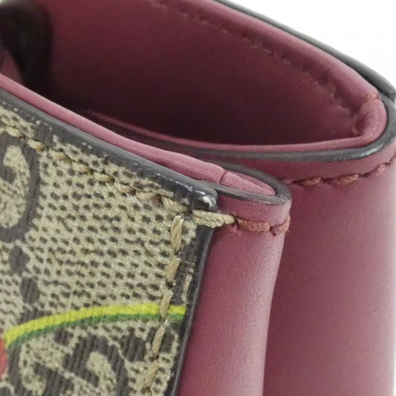 グッチ 453704 KU21N バッグ