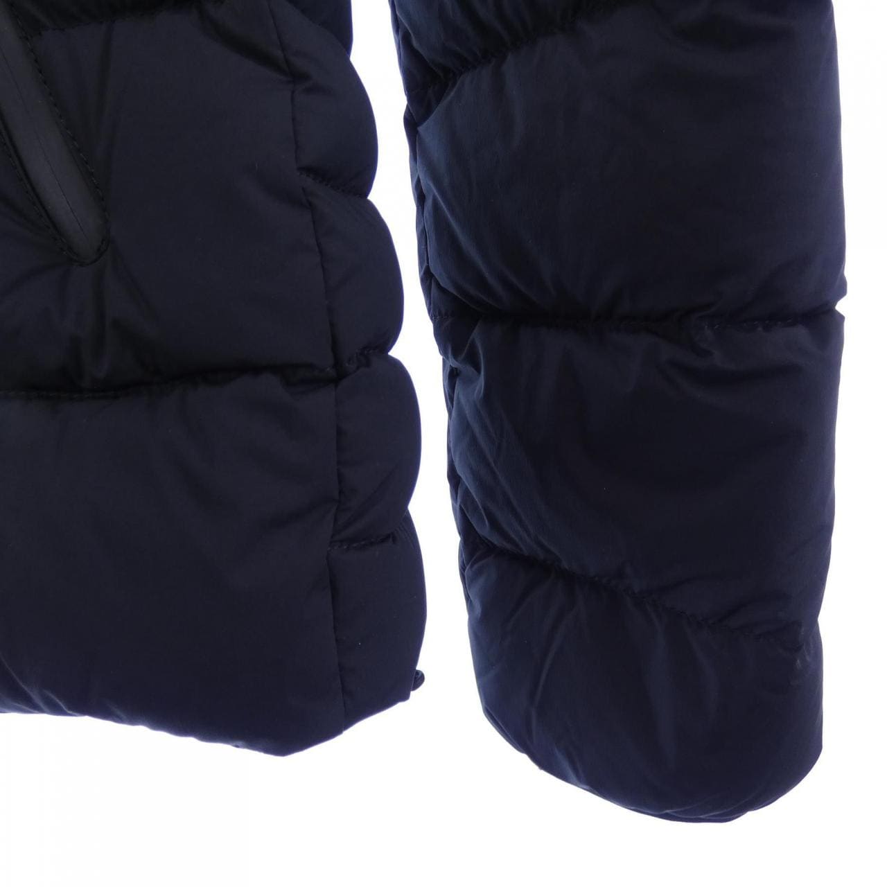 モンクレール MONCLER ダウンジャケット