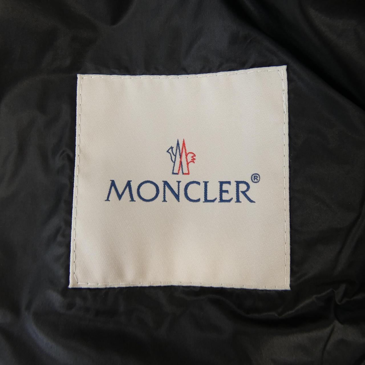 モンクレール MONCLER ダウンジャケット