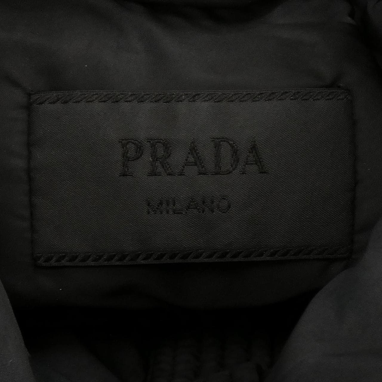 プラダ PRADA トライアングルロゴ SGY091 R132 Q04 ダウンジャケット