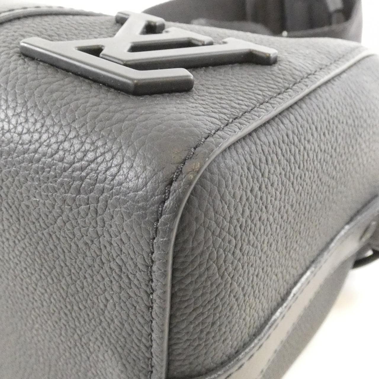 ルイヴィトン LVアエログラム シティ キーポル M59255 ショルダーバッグ