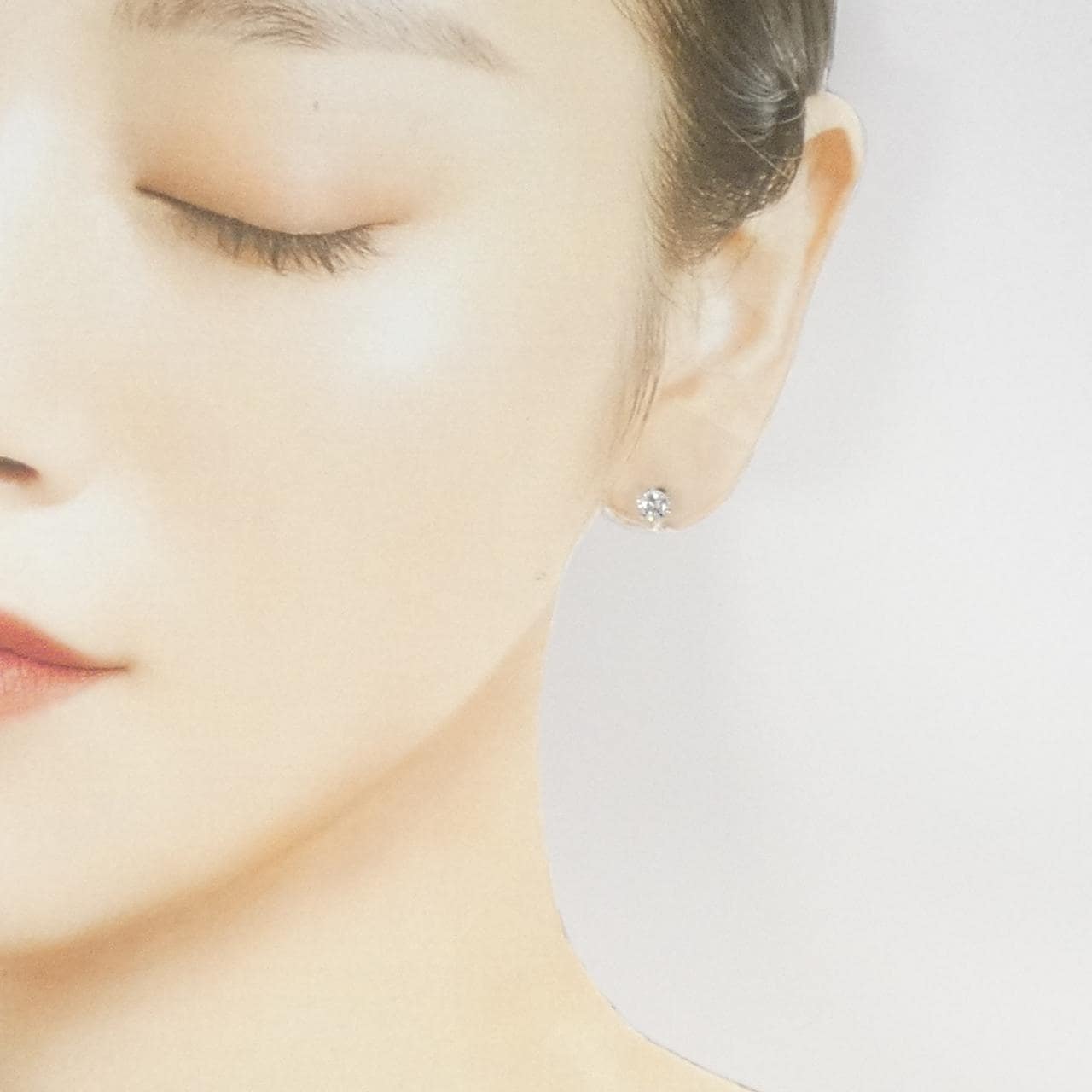 PT900 ソリティア ダイヤモンド ピアス 0.6CT