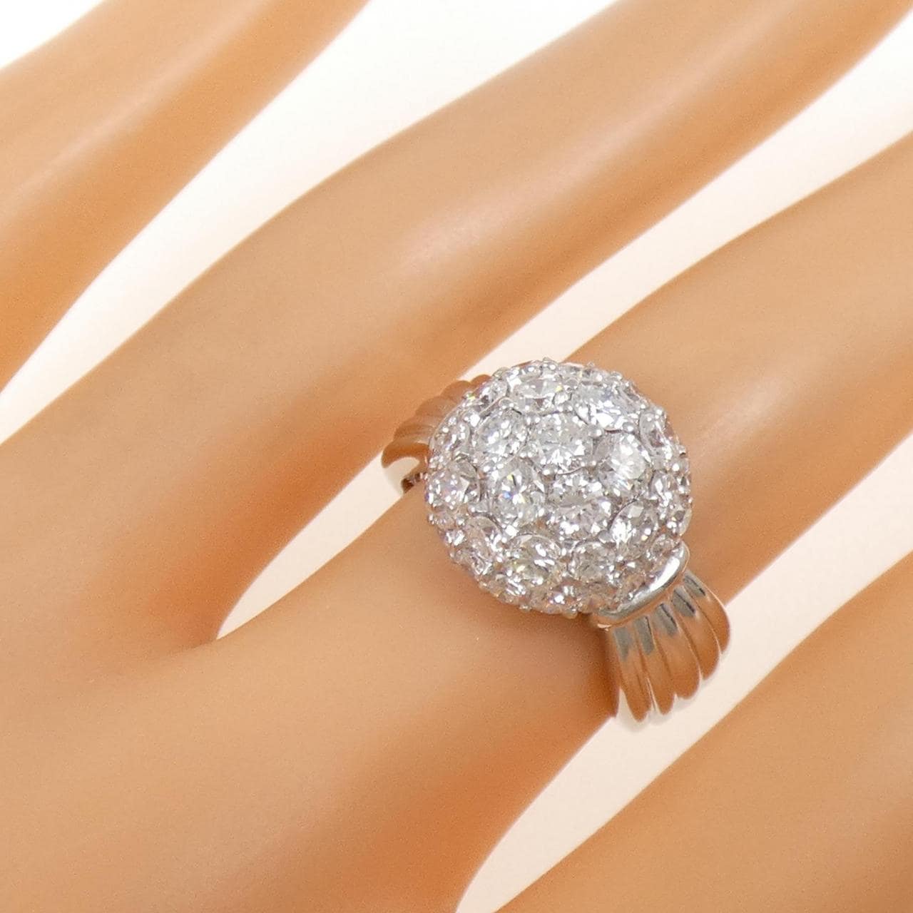 PT900 パヴェ ダイヤモンド リング 2.50CT