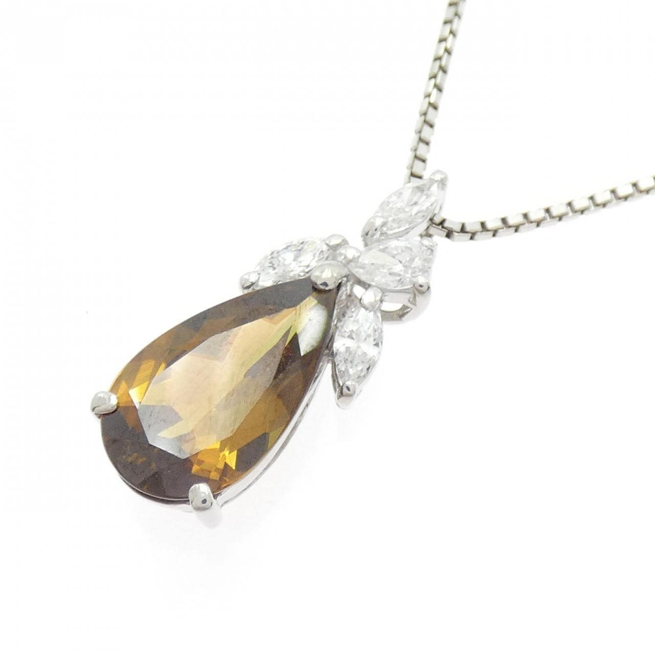 PT900/PT850 スフェーン ネックレス 3.18CT