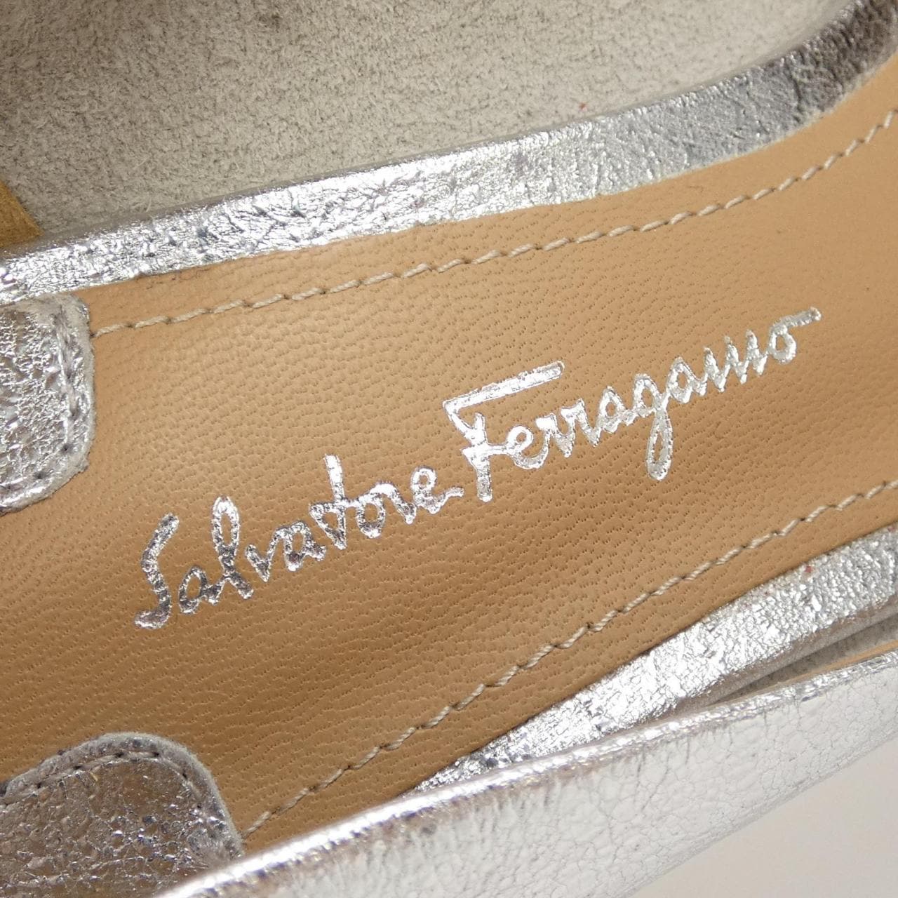 サルヴァトーレフェラガモ SALVATORE FERRAGAMO パンプス