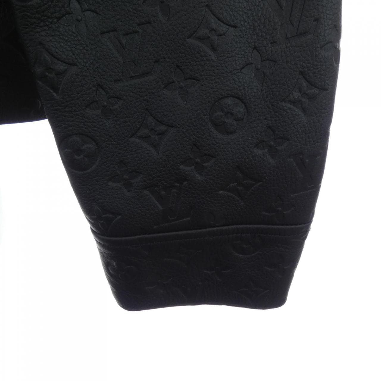 ルイヴィトン LOUIS VUITTON モノグラムエンボスユティリティジャケット HIL46EQXS レザージャケット