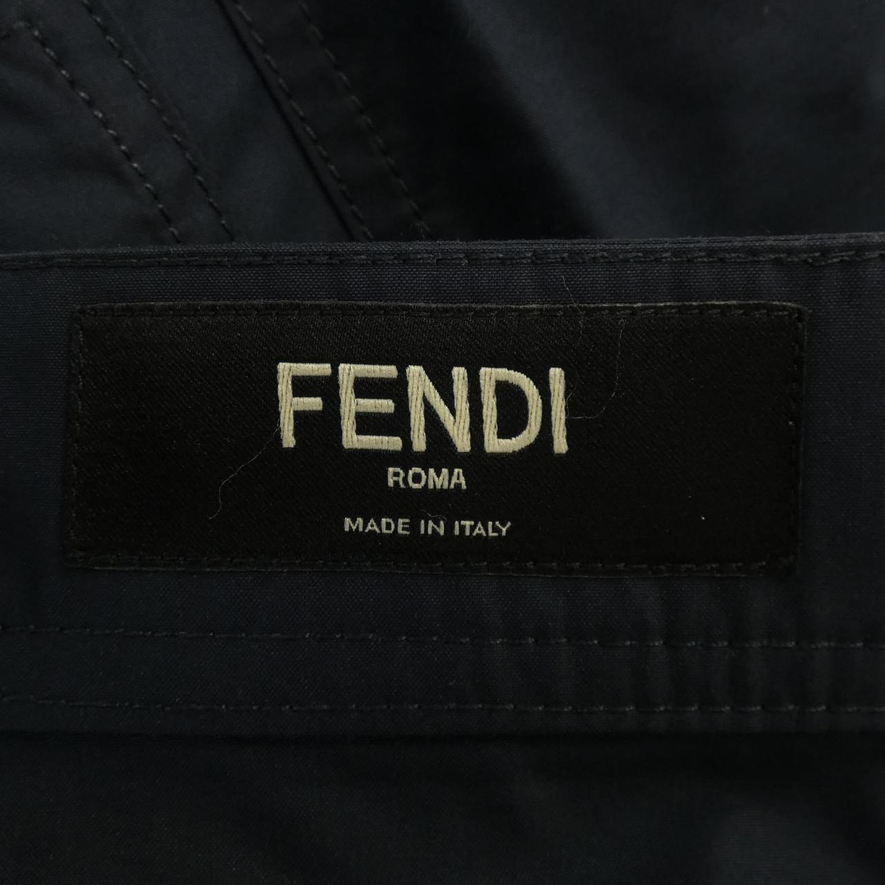 フェンディ FENDI ショートパンツ