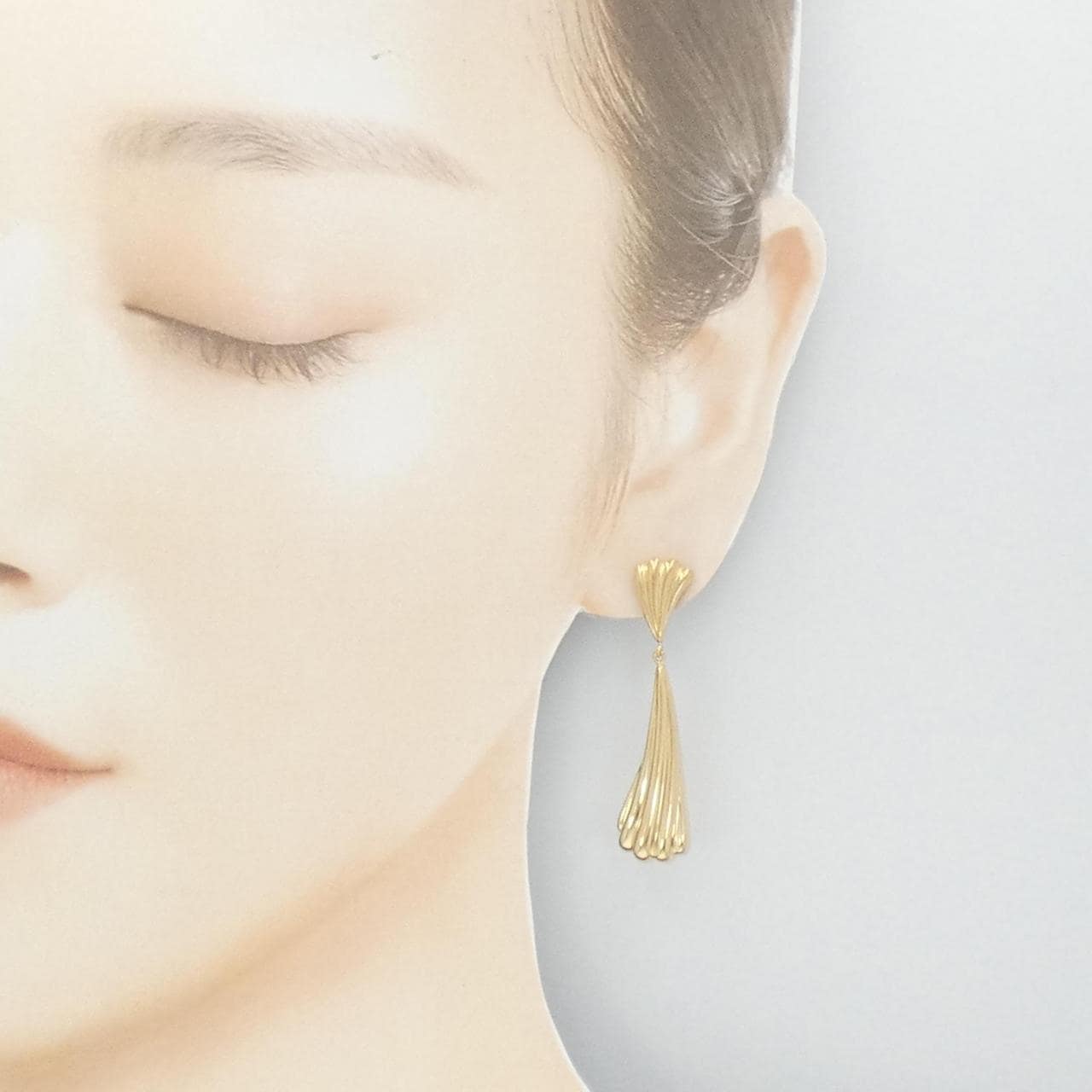 K18YG earrings
