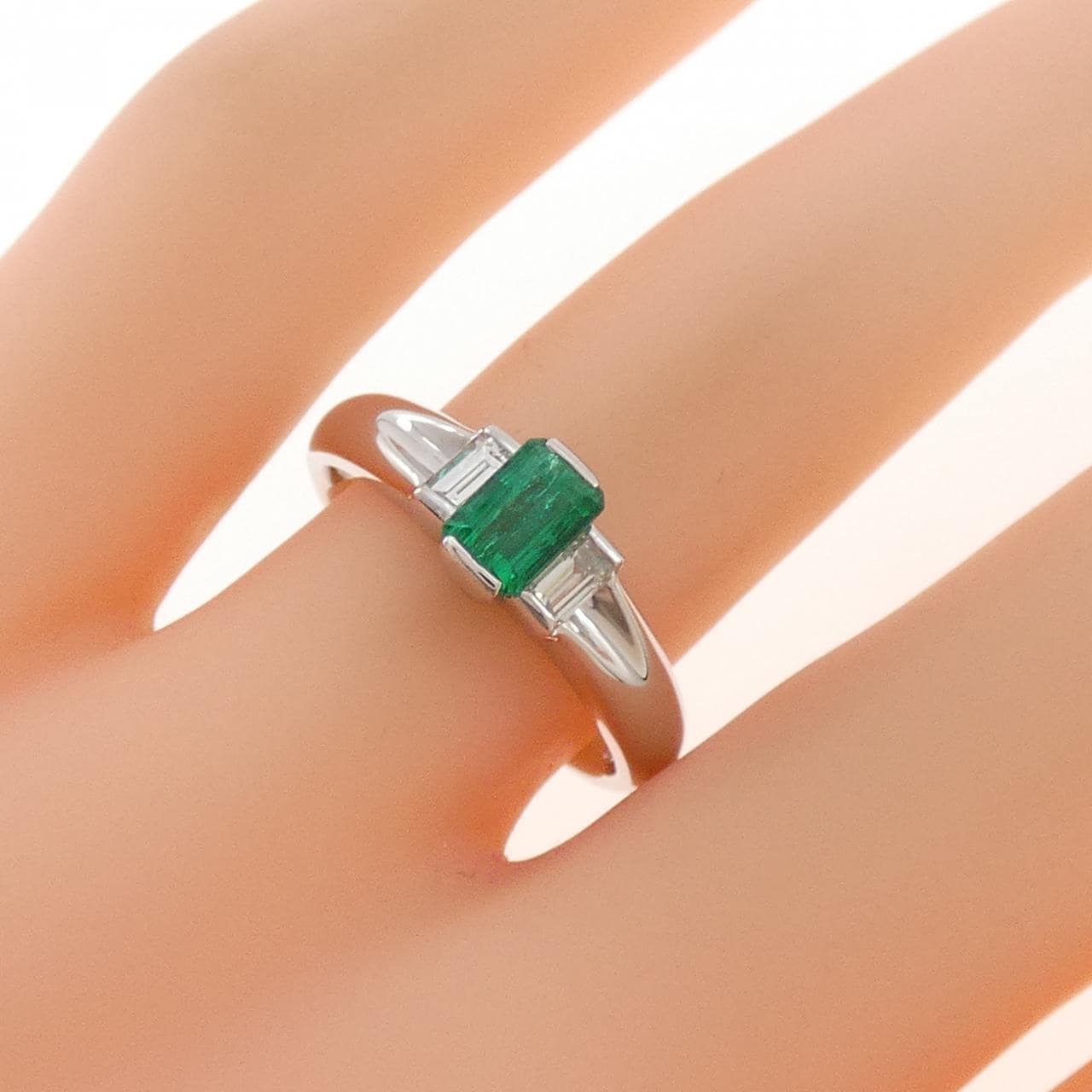 PT900 エメラルド リング 0.48CT