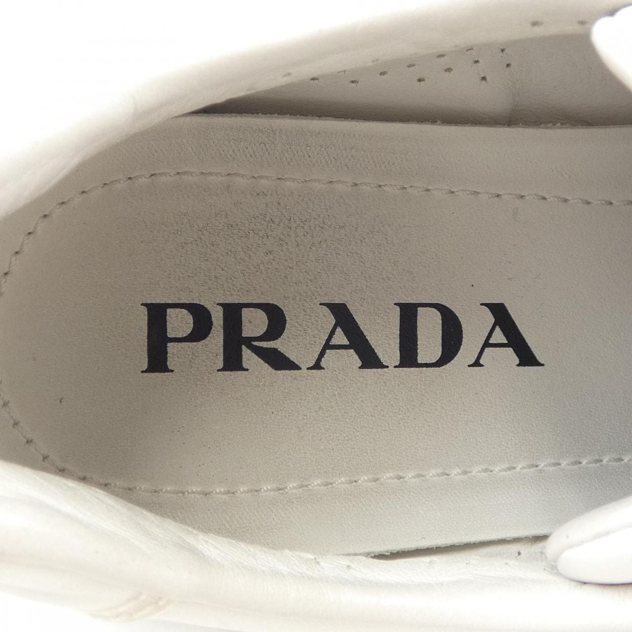 プラダ PRADA スニーカー